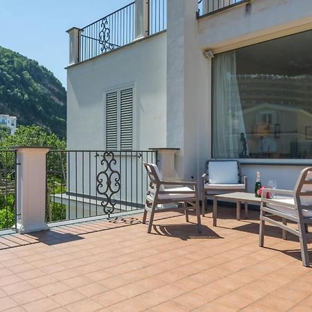 Apartament Casa Gege', For Up To 5 Guests, Shared Pool, Sorrento Center Zewnętrze zdjęcie