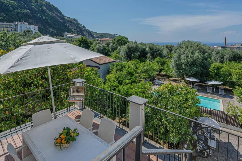 Apartament Casa Gege', For Up To 5 Guests, Shared Pool, Sorrento Center Zewnętrze zdjęcie